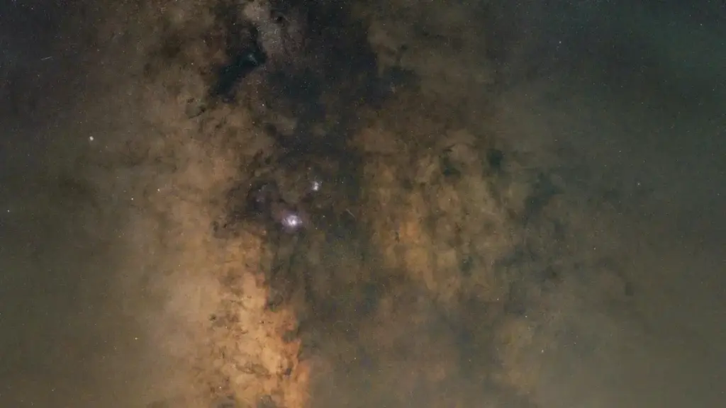 Belgium බ්‍රෑන්ඩ්ස් LinkedIn වෙතින්ද ඉලක්ක කර online course signups වැඩි කරන practical, localised tactic සහ examples.