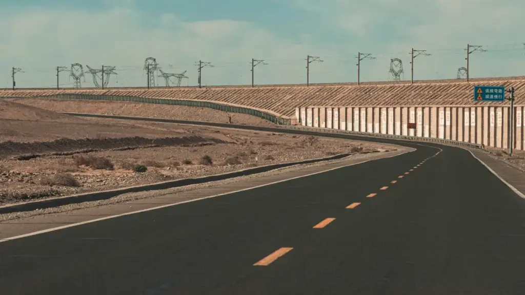 ස්වීඩන් Kuaishou නිර්මාතුවන් සොයා ඇත්ත ප්‍රතිචාර ගෙන නංවන ආකාරය — උපක්‍රම, සොයන්නාගේ පියවර, සහ දැනට පැවති AI පිරිවිතර සැලකිලි.